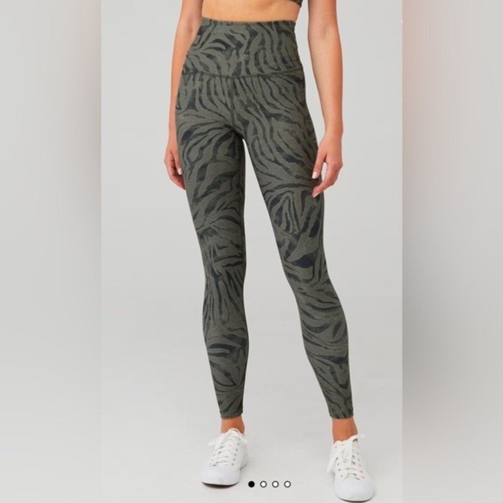 Beyond Yoga Softmark‎ Caught In The Midi High Waisted Legging Size XL Wild Life